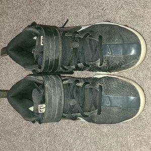 Boys baseball cleats ⚾️